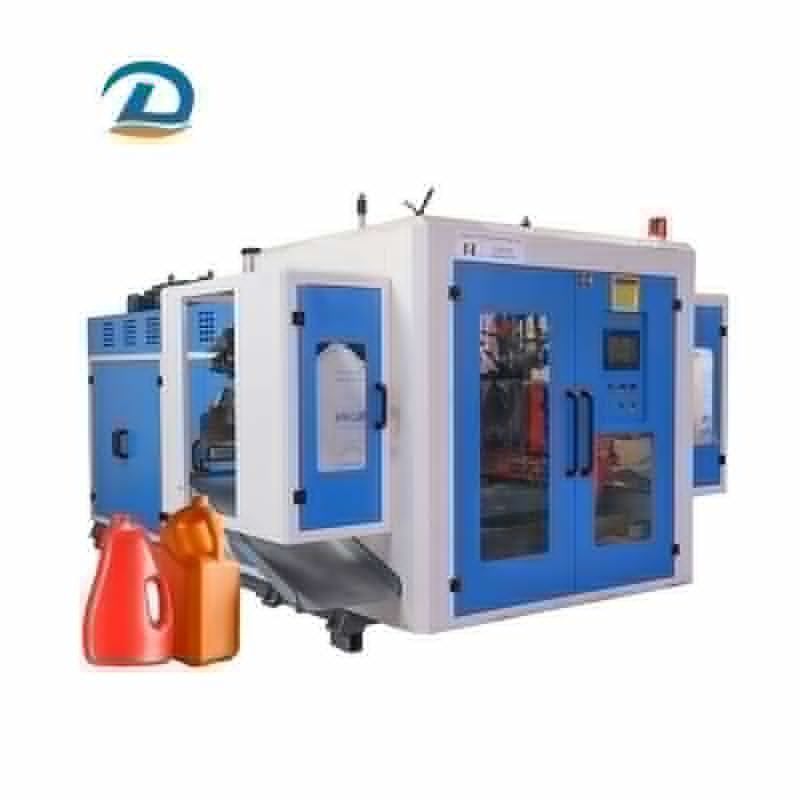 Machine de soufflage de bouteilles en PEHD &agrave; 4&nbsp;cavit&eacute;s enti&egrave;rement automatique &agrave; grande vitesse
