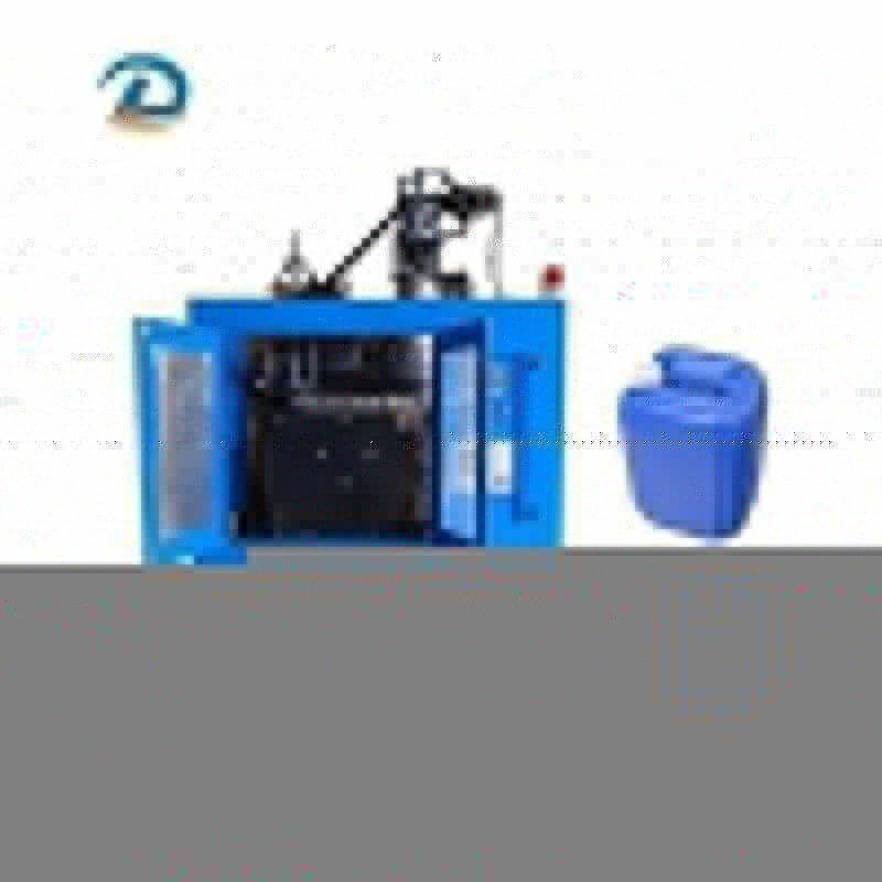 Machine de moulage par soufflage de bouteilles de boissons semi-automatique &agrave; haut rendement | Production de bouteilles en plastique durables et rentables