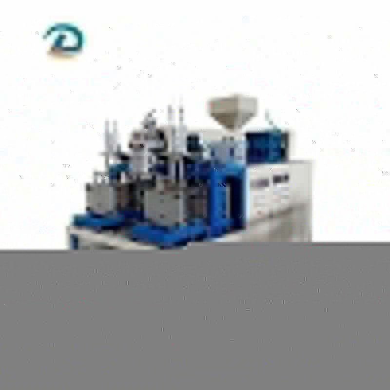 Machine de moulage par soufflage d'arrosoir multi-cavit&eacute;&nbsp;: HDPE/PE/PP compatible pour le moulage d'arrosoirs de 0,1&nbsp;L &agrave; 30&nbsp;L